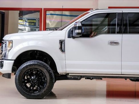 Used 2022 Ford F250 Platinum w/ FX4 Off-Road Package image 13