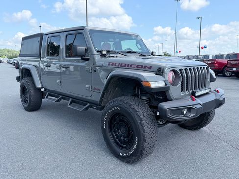 Used 2023 Jeep Gladiator Rubicon w/ Trailer Tow Package AWD/4WD image 2