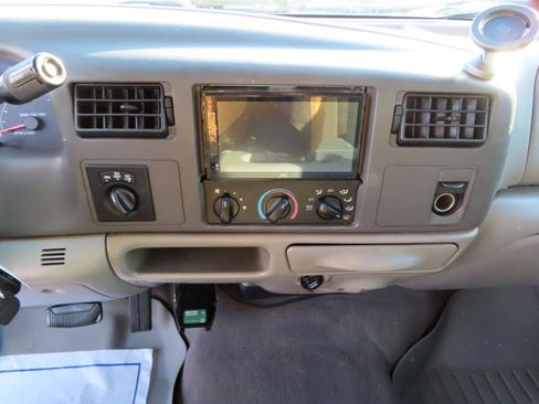 Used 2001 Ford F250 XLT image 36