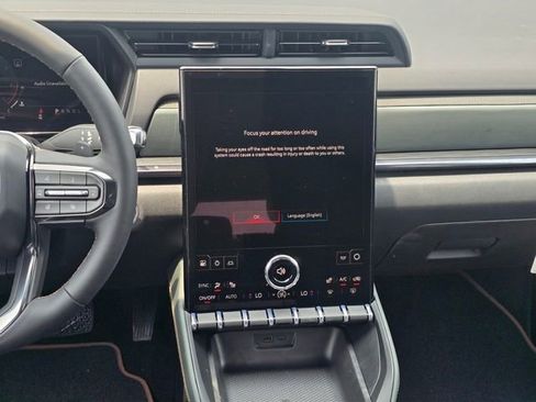 New 2026 GMC Terrain AT4 w/ Technology Package II AWD/4WD image 14