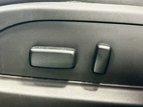 Used 2015 Buick Enclave Leather AWD/4WD image 38
