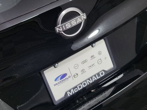 Used 2025 Nissan Leaf S FWD image 9