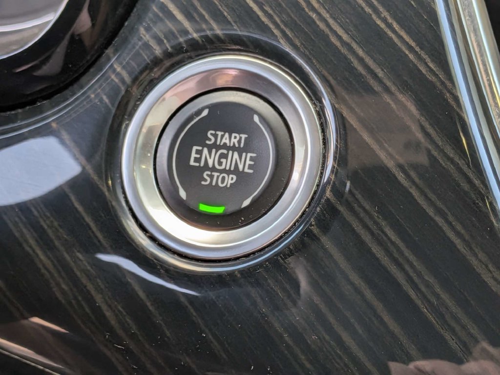 Used 2022 Cadillac XT6 Premium Luxury w/ Technology Package FWD image 39