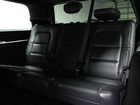 Used 2023 Lincoln Navigator 2WD image 14