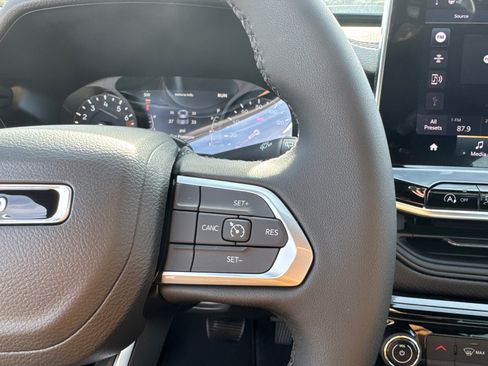 New 2026 Jeep Compass Latitude image 26