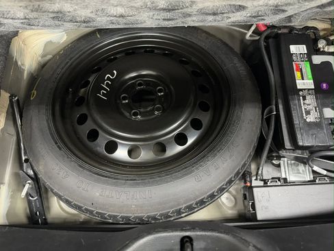 Used 2017 Chrysler 300 C w/ Safetytec Plus Group RWD image 42