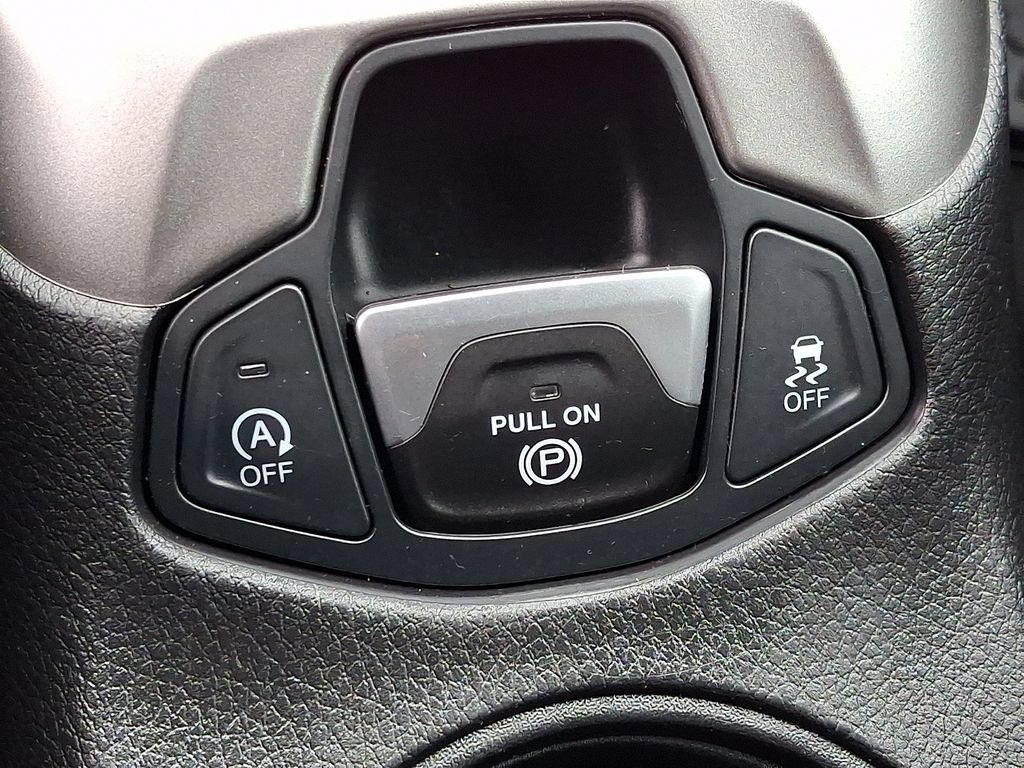 Used 2019 Jeep Compass Latitude w/ Cold Weather Group AWD/4WD image 28