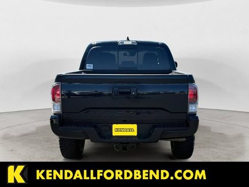 Used 2021 Toyota Tacoma TRD Off-Road w/ TRD Premium Off Road Package AWD/4WD image 6