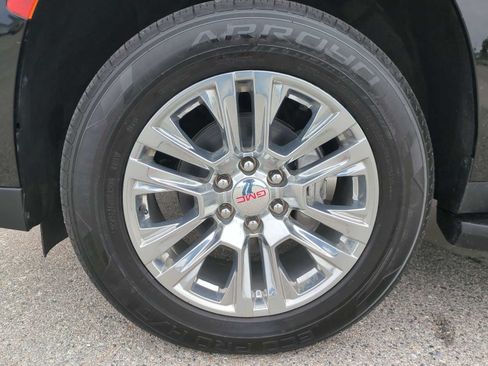 Used 2024 GMC Yukon XL Denali AWD/4WD image 29