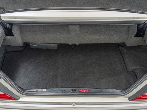 Used 1995 Mercedes-Benz E 320 Convertible image 21