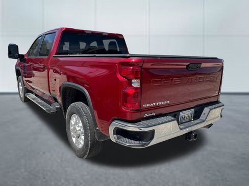 Used 2022 Chevrolet Silverado 2500 LT w/ Convenience Package image 2