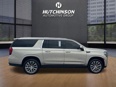 Used 2021 GMC Yukon XL Denali w/ Denali Premium Package RWD image 8