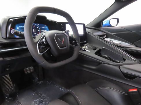 Used 2020 Chevrolet Corvette Stingray Coupe w/ Z51 Performance Package RWD image 8