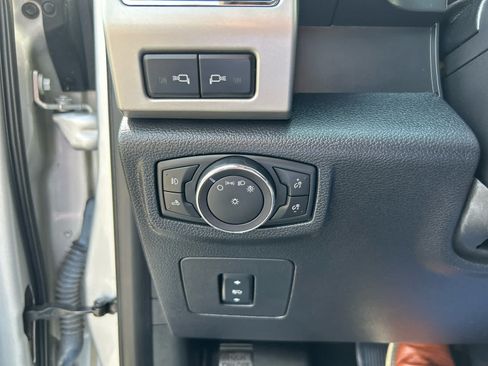Used 2017 Ford F150 Lariat AWD/4WD image 23