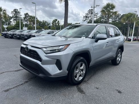 Used 2024 Toyota RAV4 XLE FWD image 5
