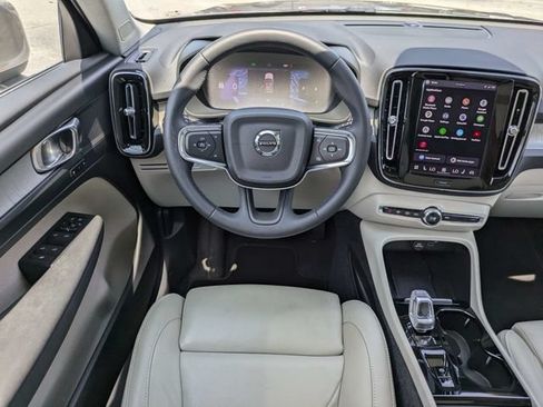 Certified 2024 Volvo XC40 B5 Plus AWD/4WD image 21