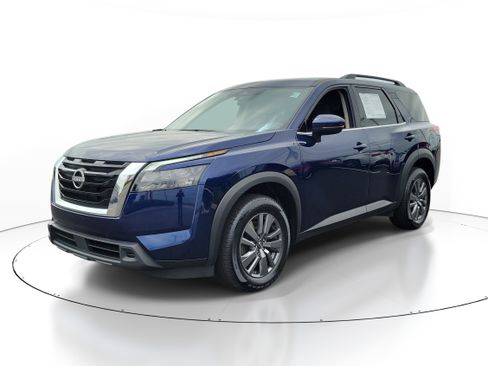 Used 2025 Nissan Pathfinder SV AWD/4WD image 2