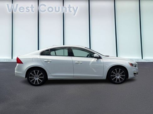 Used 2018 Volvo S60 T5 Inscription Platinum w/ Climate Package AWD/4WD image 2