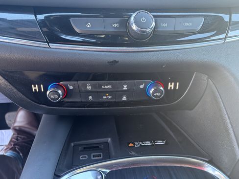 Used 2024 Buick Enclave Essence w/ Technology Package image 13