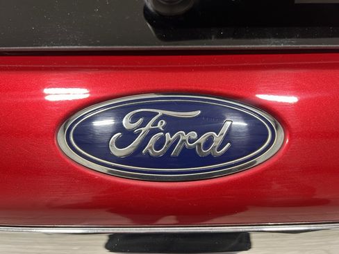 Used 2020 Ford Explorer XLT w/ Equipment Group 202A image 32