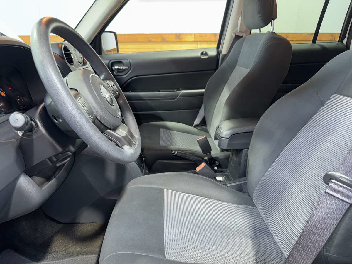 Used 2015 Jeep Patriot Sport w/ Power Value Group FWD image 16