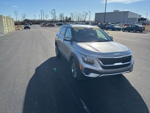 Certified 2023 Kia Seltos S image 5