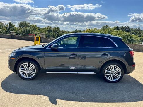 Used 2018 Audi Q5 2.0T Premium Plus w/ Premium Plus Package image 2