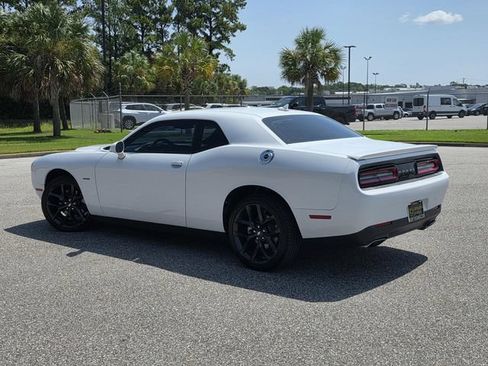Used 2015 Dodge Challenger R/T w/ Quick Order Package 28B R/T RWD image 4