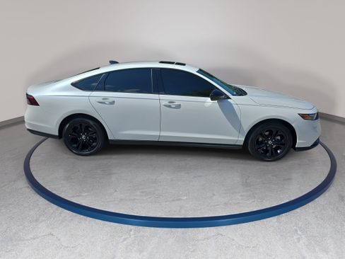 Used 2025 Honda Accord SE image 4