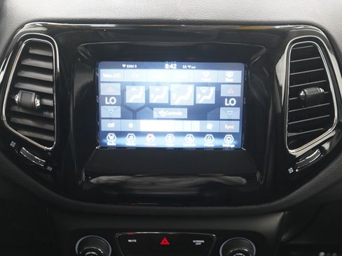 Used 2021 Jeep Compass Latitude image 15