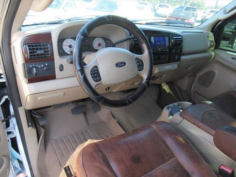 Used 2006 Ford F350 Lariat image 15