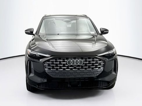 Used 2025 Audi Q5 Premium Plus w/ Premium Plus AWD/4WD image 3