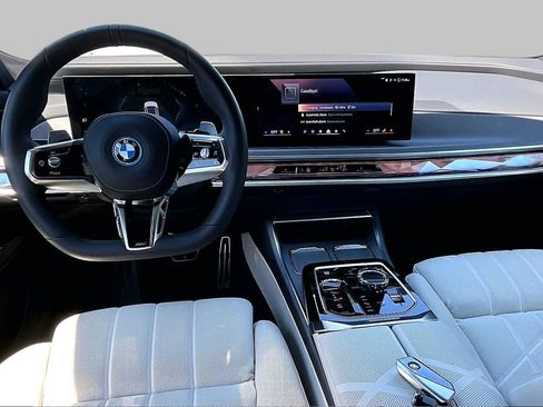 Certified 2025 BMW 750e xDrive w/ Executive Package AWD/4WD image 15