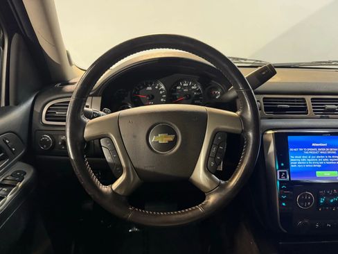 Used 2013 Chevrolet Avalanche LT w/ Suspension Package, Off-Road AWD/4WD image 11