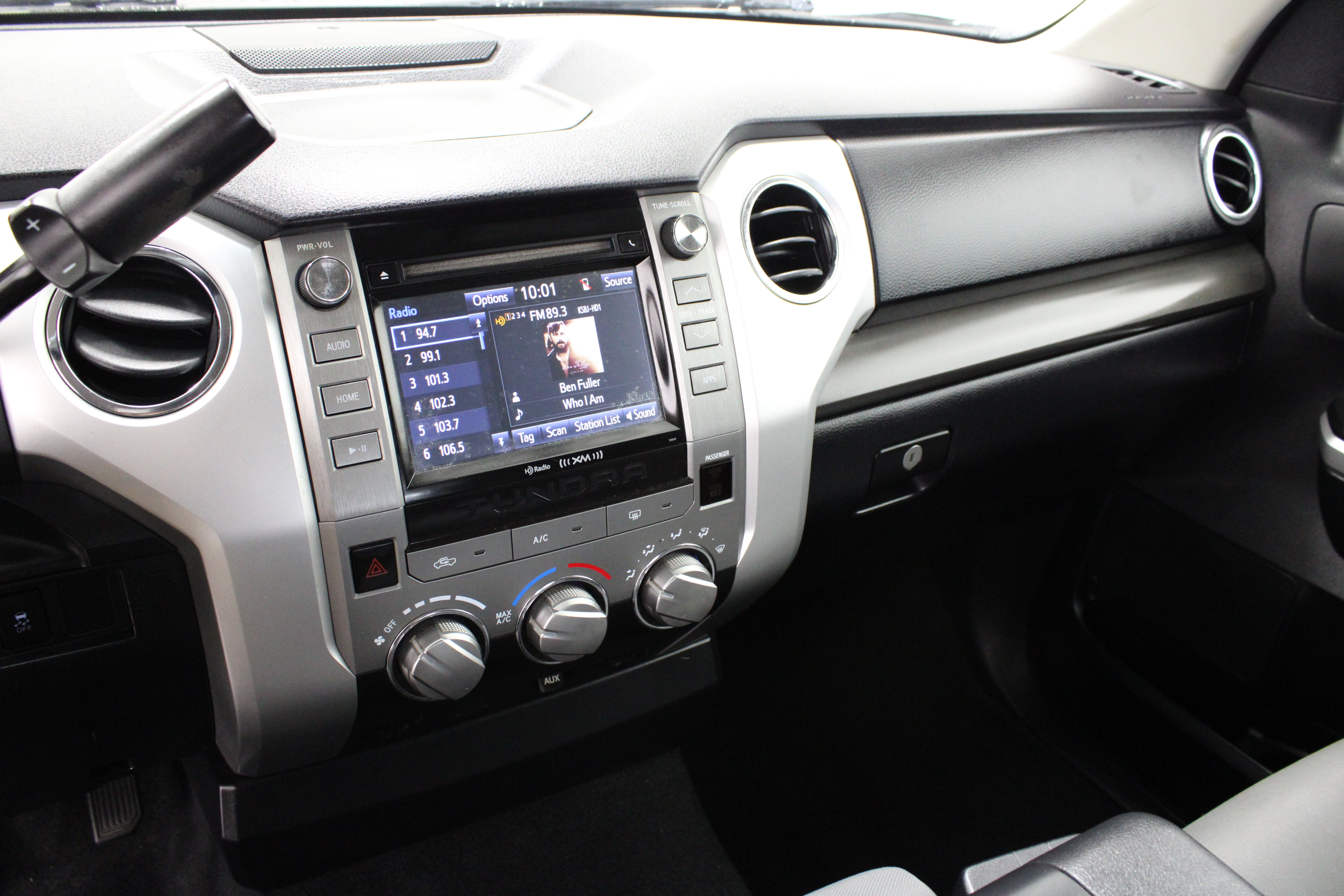 Used 2017 Toyota Tundra SR5 RWD image 16