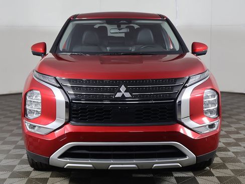 Used 2024 Mitsubishi Outlander SE image 12