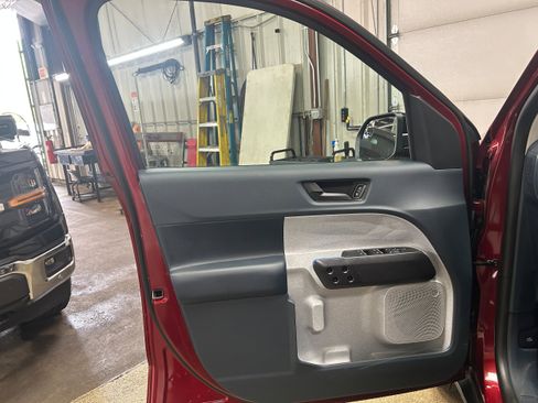Used 2025 Ford Maverick XLT w/ XLT Luxury Package FWD image 13