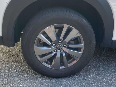 Used 2025 Nissan Pathfinder SV FWD image 9