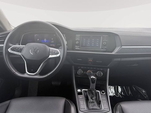 Certified 2022 Volkswagen Jetta SE w/ Panoramic Sunroof Package FWD image 15