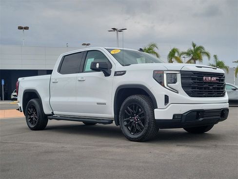 Used 2025 GMC Sierra 1500 Elevation w/ Elevation Premium Package image 33