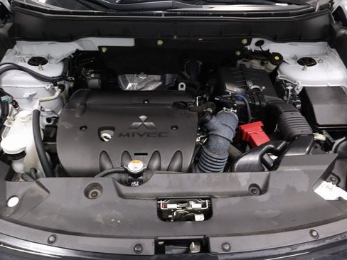 Used 2024 Mitsubishi Outlander Sport SE image 13