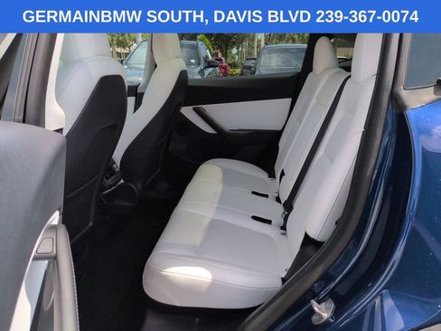 Used 2022 Tesla Model Y Long Range AWD/4WD image 15
