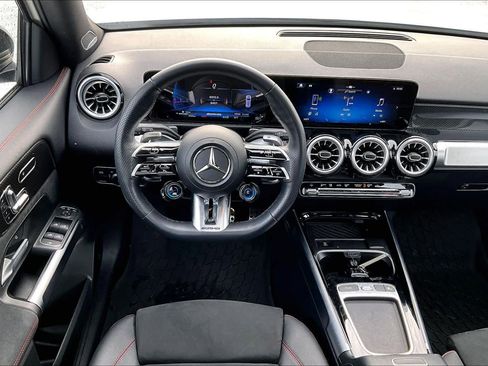Used 2025 Mercedes-Benz GLB 35 AMG 4MATIC image 6