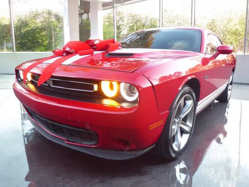 Used 2015 Dodge Challenger SXT w/ Super Sport Group (SS/T) image 5
