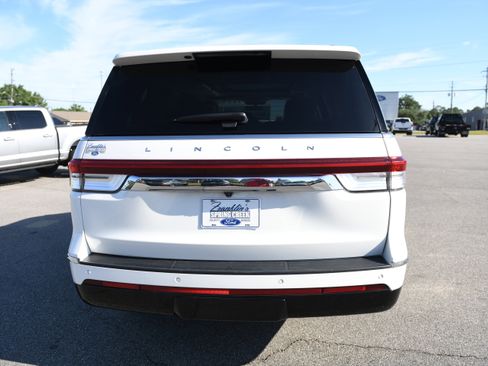Used 2022 Lincoln Navigator Reserve AWD/4WD image 6
