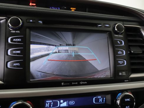 Used 2017 Toyota Highlander XLE AWD/4WD image 20