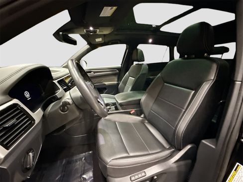 Used 2022 Volkswagen Atlas Cross Sport SEL R-Line image 21