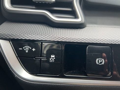 Used 2024 Kia Sportage LX image 26