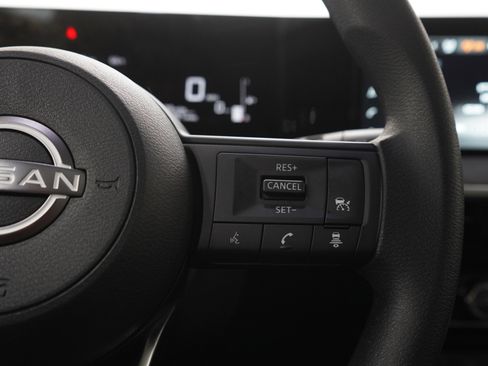 Used 2025 Nissan Kicks SV w/ SV Premium Package AWD/4WD image 26