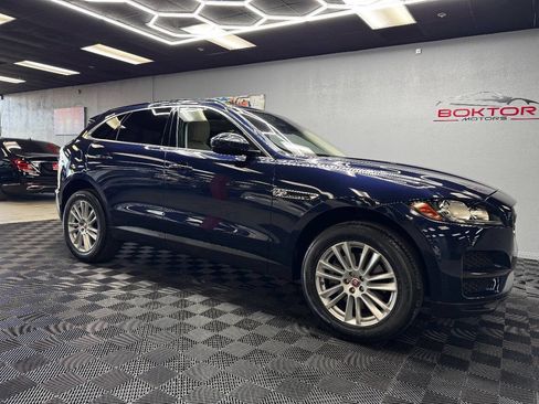 Used 2017 Jaguar F-PACE Prestige image 1